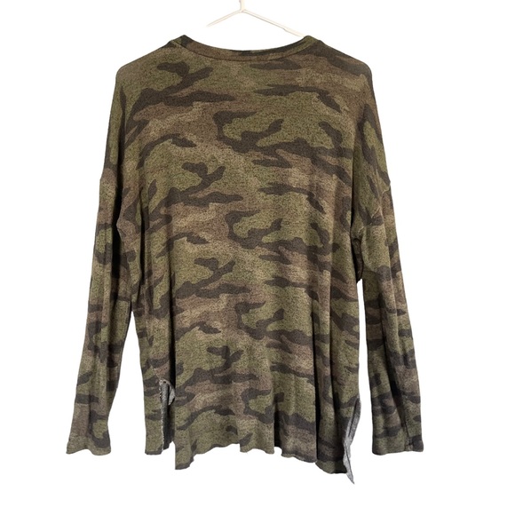 Aero soft & sexy plush top long sleeve camo print green sz L - Picture 2 of 8
